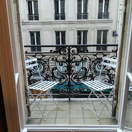 Bed & Breakfast Maison De Lignieres - - Quartier Champs-elysees Parijs