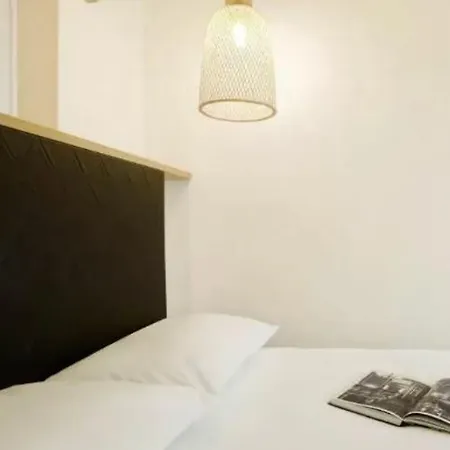 Отель Ibis Styles Buttes Chaumont 3*