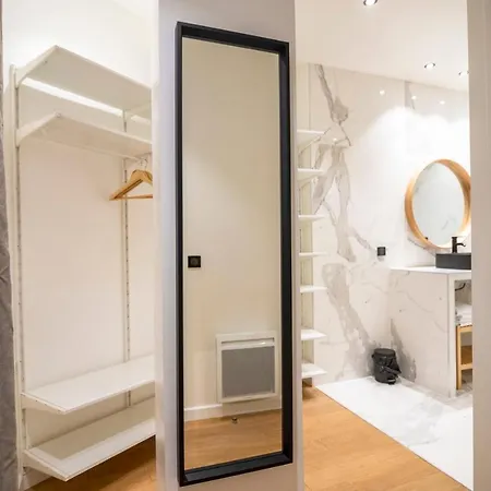 Place Vendome Chic St Honore Apartment