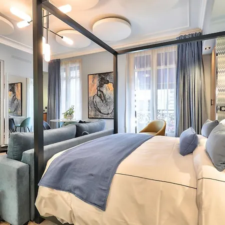 Aparthotel 33 Marbeuf 4*