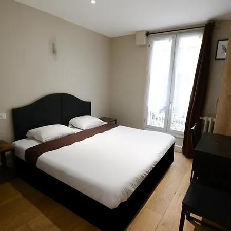 Lafayette Hotel 2*