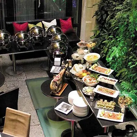 Hotel Pershing Hall 5*