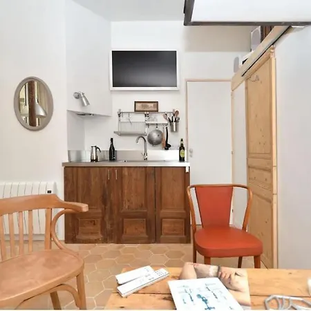 Heritage District 4 People Loft Style Apartment Paris