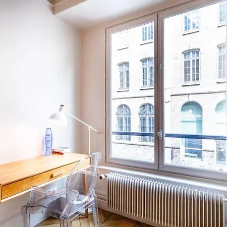Greeter-bel Parisien De 70m2 - St Lazare *