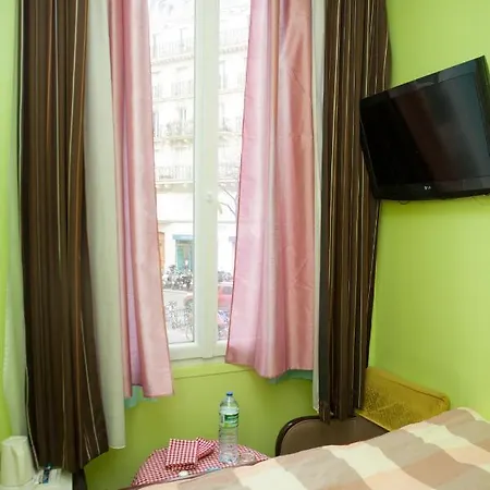 Couette-café Club246 Saint Martin Paris