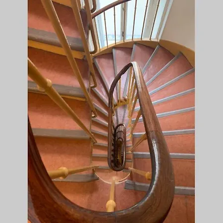 5 District Luxembourg Gardens Apartment *