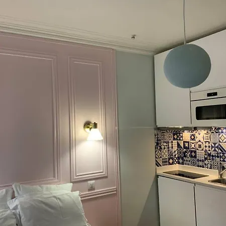 Apartment 5 District Luxembourg Gardens