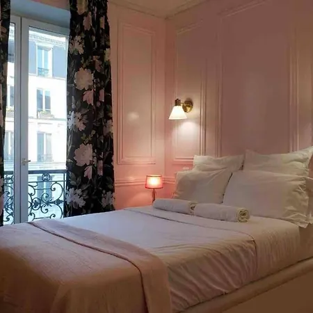 5 District Luxembourg Gardens Apartment *