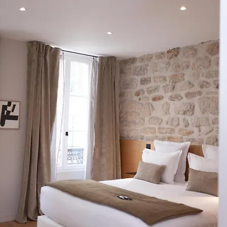 Tinah Paris, Champs Elysees باريس