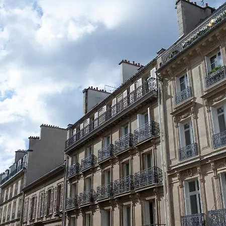 Otel Tinah Paris, Champs Elysees 2*