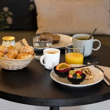 Otel Tinah Paris, Champs Elysees