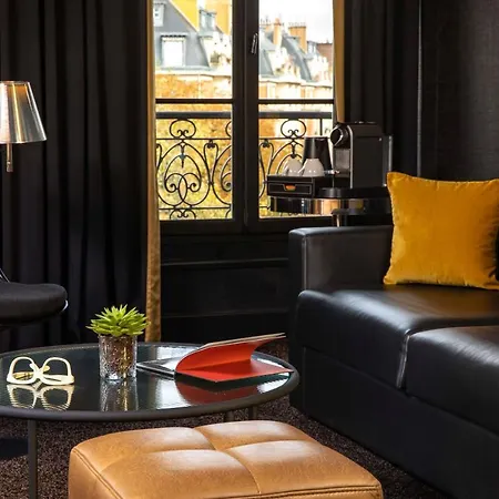 First Tour Eiffel Hotel 4*