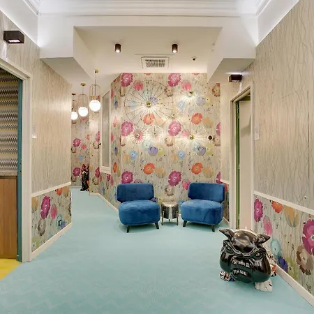 Aparthotel 33 Marbeuf 4*
