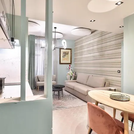 33 Marbeuf Aparthotel 4*