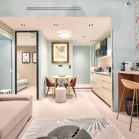 33 Marbeuf Aparthotel