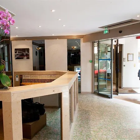 Hotel Moulin Plaza By Happyculture 3*
