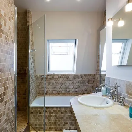 Appartement 27 Avenue De La Bourdonnais 75007 Chablis *