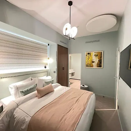 33 Marbeuf Aparthotel