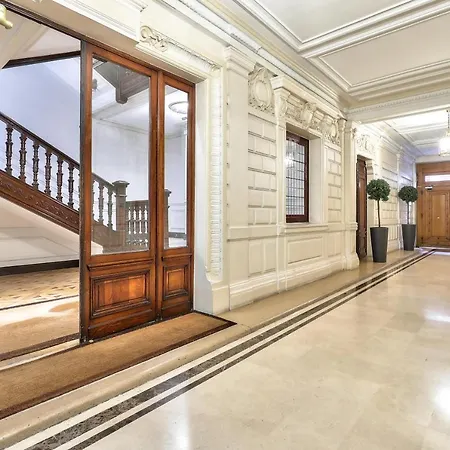 33 Marbeuf Aparthotel Paris