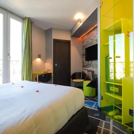 Aparthotel Eiffel 4*