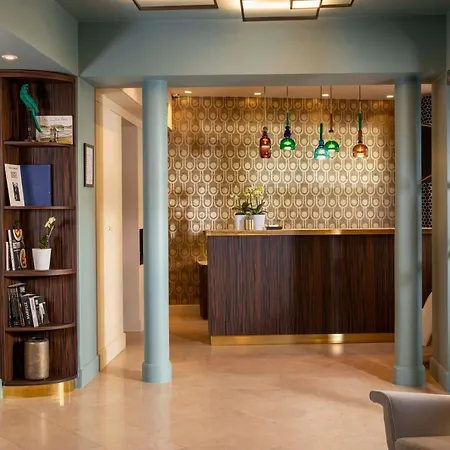 Aiglon 4* Paris