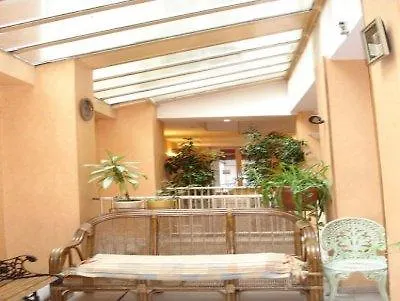 Apollo Opera פריז