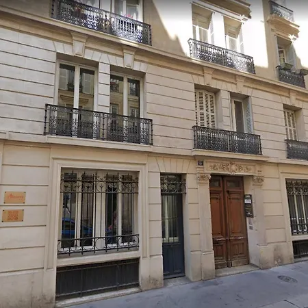 And Renovated Parisian Apartment, 6-7 Guests