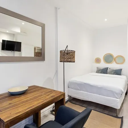 Bright & Modern Studio In Paris