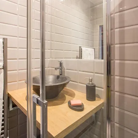 Spacious And Charming 2 Bedroom Flat A Madeleine * Paris