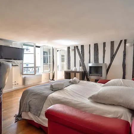 The Perfect Parisian 2 Bdrs Flat At Le Marais Apartment *