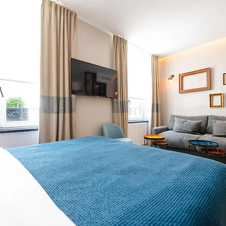 Du Louvre Apartment