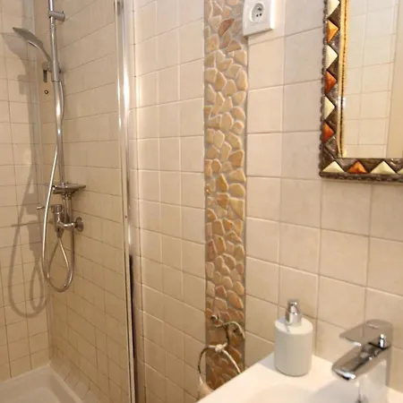 Appartement Victoires Near Louvre Paris