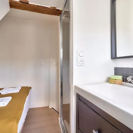 Apartment New Cocoon Duplex For 2 In The Heart Of