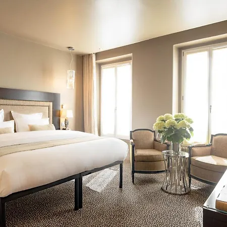 B Montmartre Hotell 4*