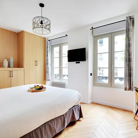 Cmg Republique Ii - Rue Beranger * פריז