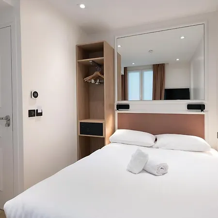 Au Coeur Des Arts Et Metiers Hotel 3*