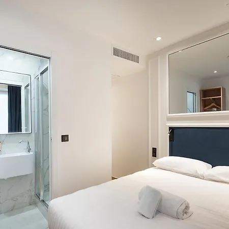 Au Coeur Des Arts Et Metiers Hotel 3*