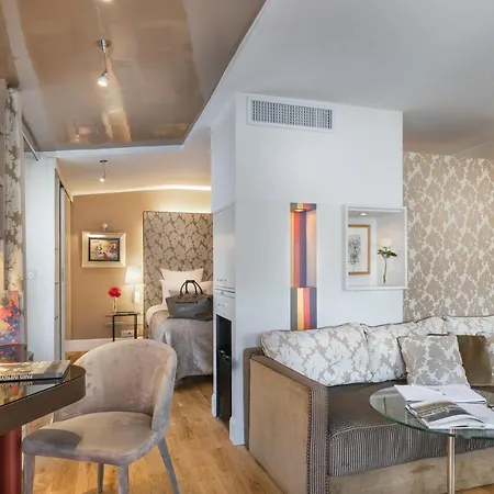 Hotel Cambon