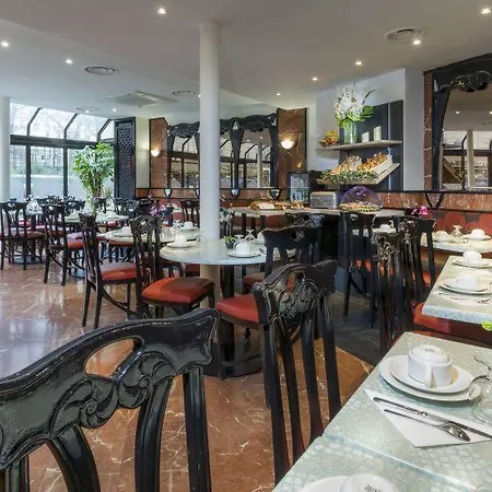 Opera Lafayette 3*