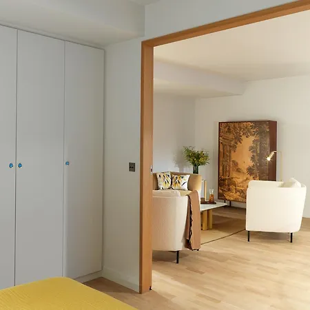 De Pourtales Lägenhetshotell 5*