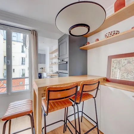 Apartment Joli Atypique Dans Le 15eme