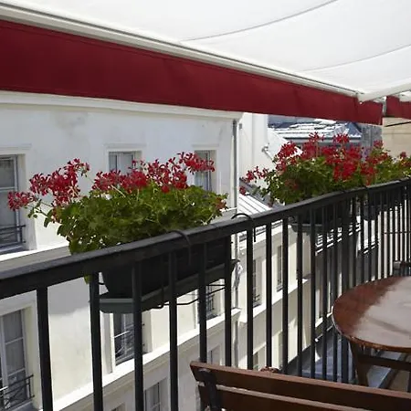 Hotel Grand Dechampaigne 3*