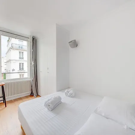 Apartment Joli Atypique Dans Le 15eme
