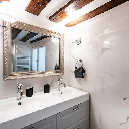 Place Du Pantheon Apartment *