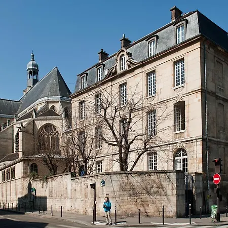 Place Du Pantheon Apartment