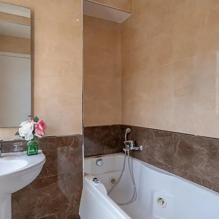 Hotel London 3*