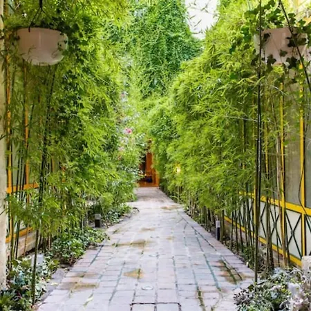 Appartement Les Patios Du Marais 2 *