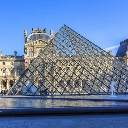 Luxury Republique Apartment