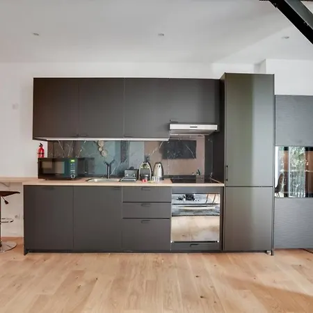 Luxury Republique Apartment Paris