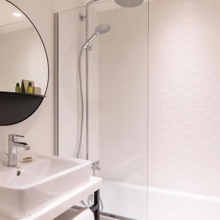 Leonardo Boutique Opera Hotel 4*